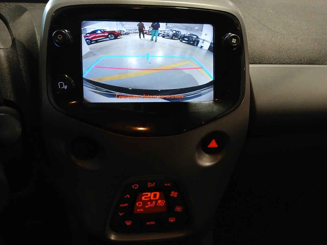 Toyota Aygo Connect 1.0 VVT-i 72 CV 5 porte x-play