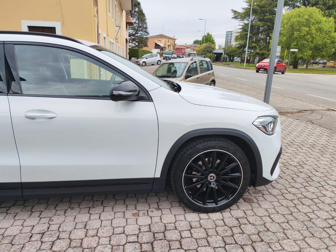 MERCEDES GLA 200 EXECUTIVE PREMIUM