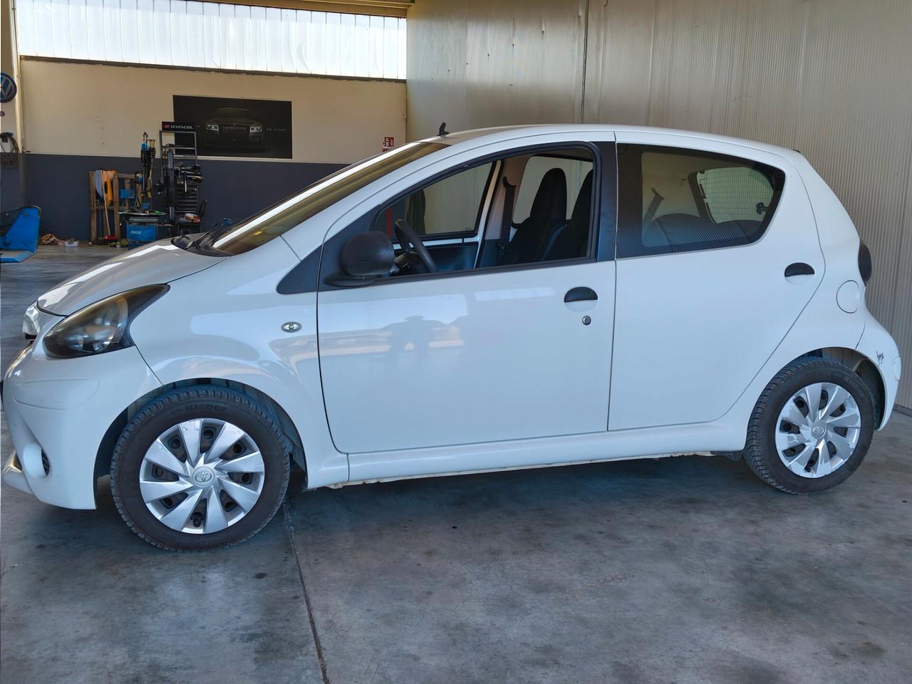 Toyota Aygo 1.0 12V VVT-i 5 porte
