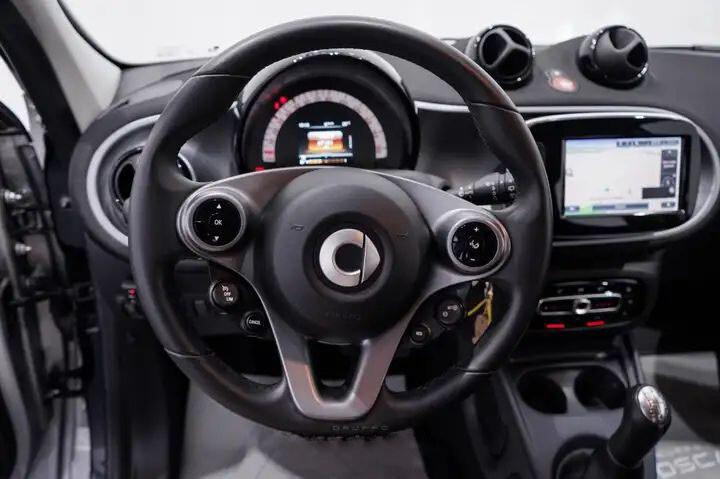 Smart ForFour 1.0 Passion 70cv NAVI+LED