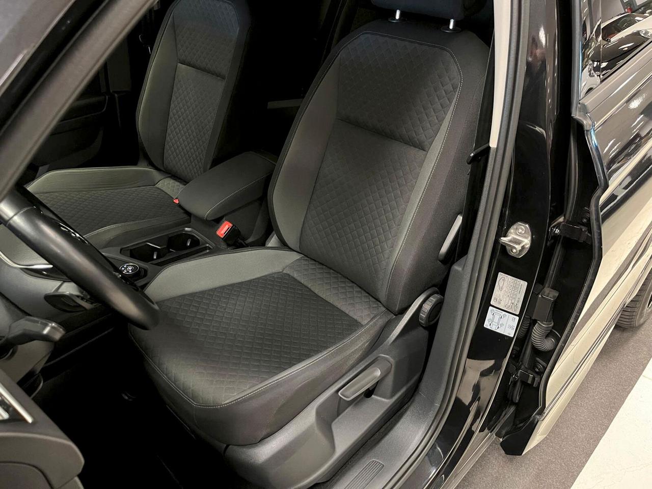 Volkswagen Tiguan 2.0 TDI SCR 4MOTION Sport BlueMotion R-Line