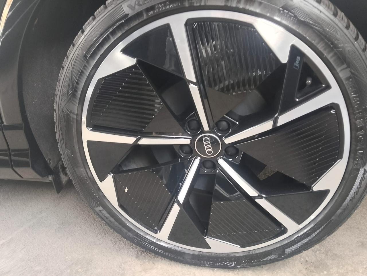 Audi Q4 SPB 50 e-tron quattro S LINE edition