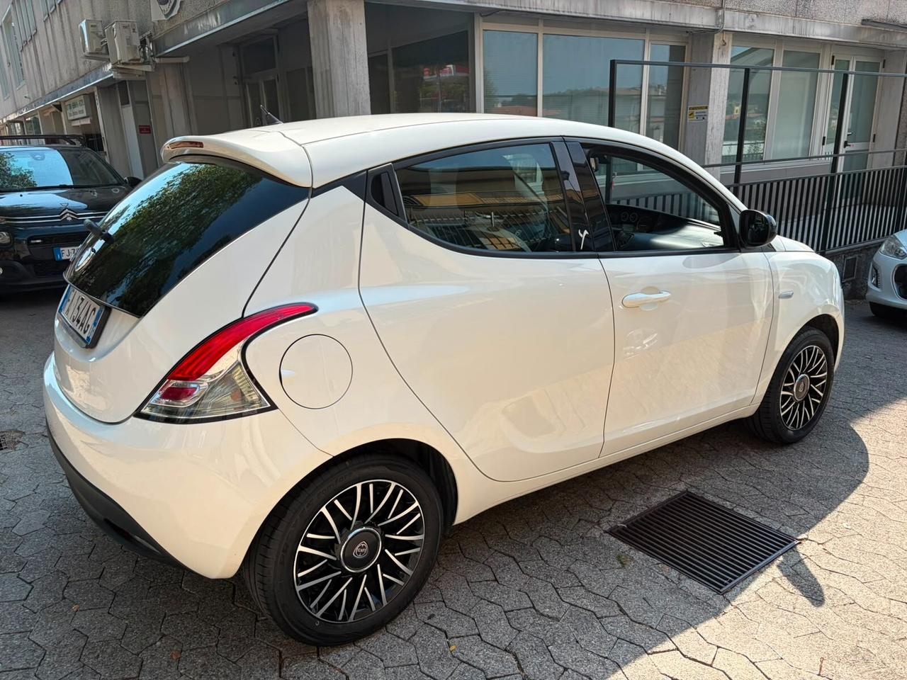 Lancia Ypsilon 1.2 69 CV 5 porte Elefantino*EURO6*NEOPATENTATI