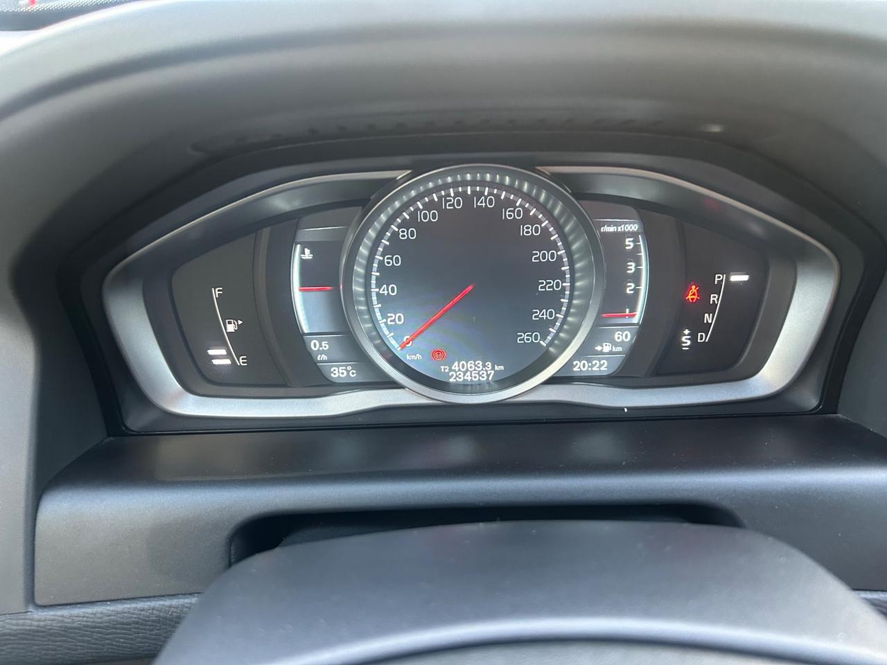 Volvo XC60 D4 Geartronic R-design Momentum