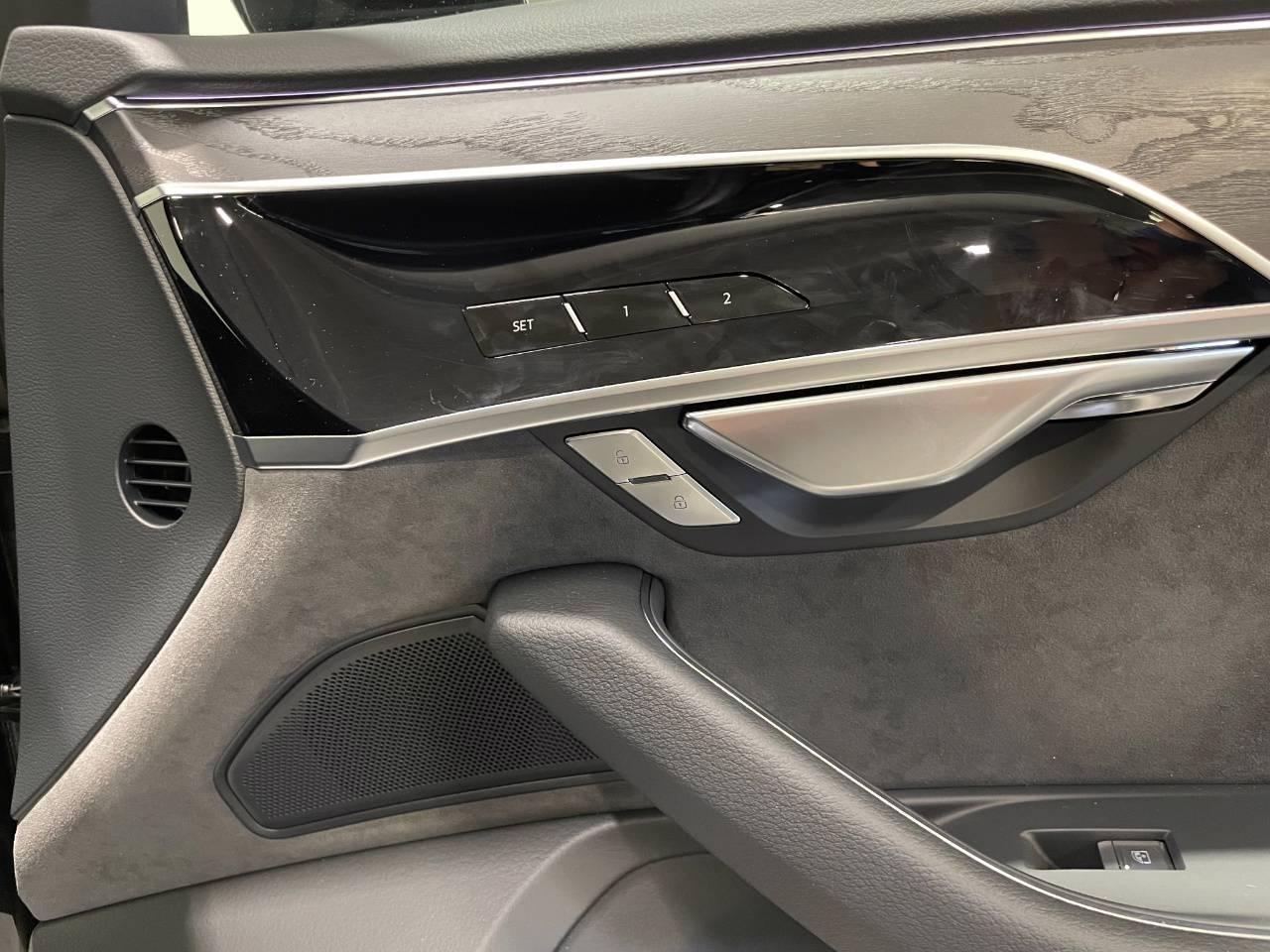 AUDI A8 60 TFSIe QUATTRO TIPTRONIC