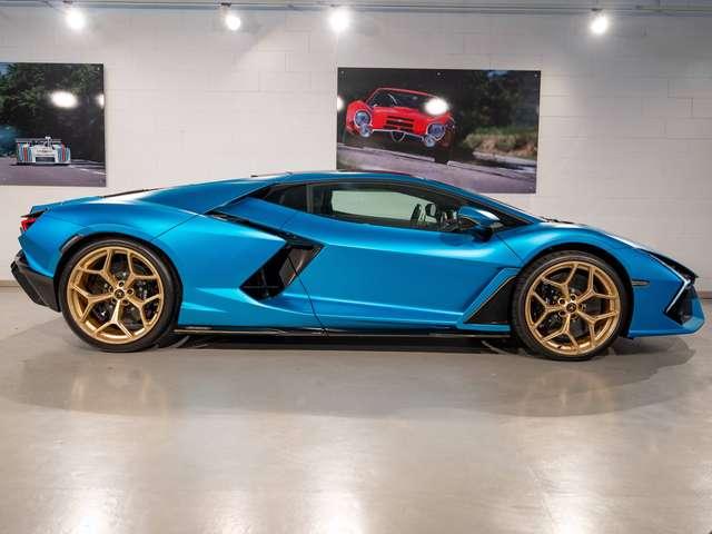 Lamborghini Revuelto 6.5 V12+solo600km+ADPERSONAM+FULL PPF+INT CARBON+LIFT+LIVREA BICOLORE+UFF. ITALIA+