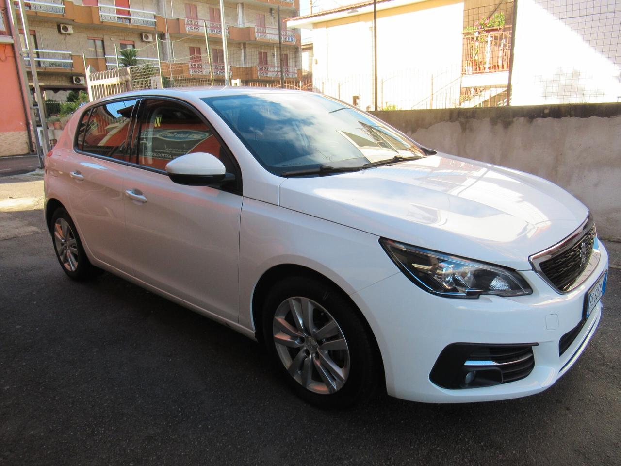 Peugeot 308 BlueHDi 130 S&S Allure