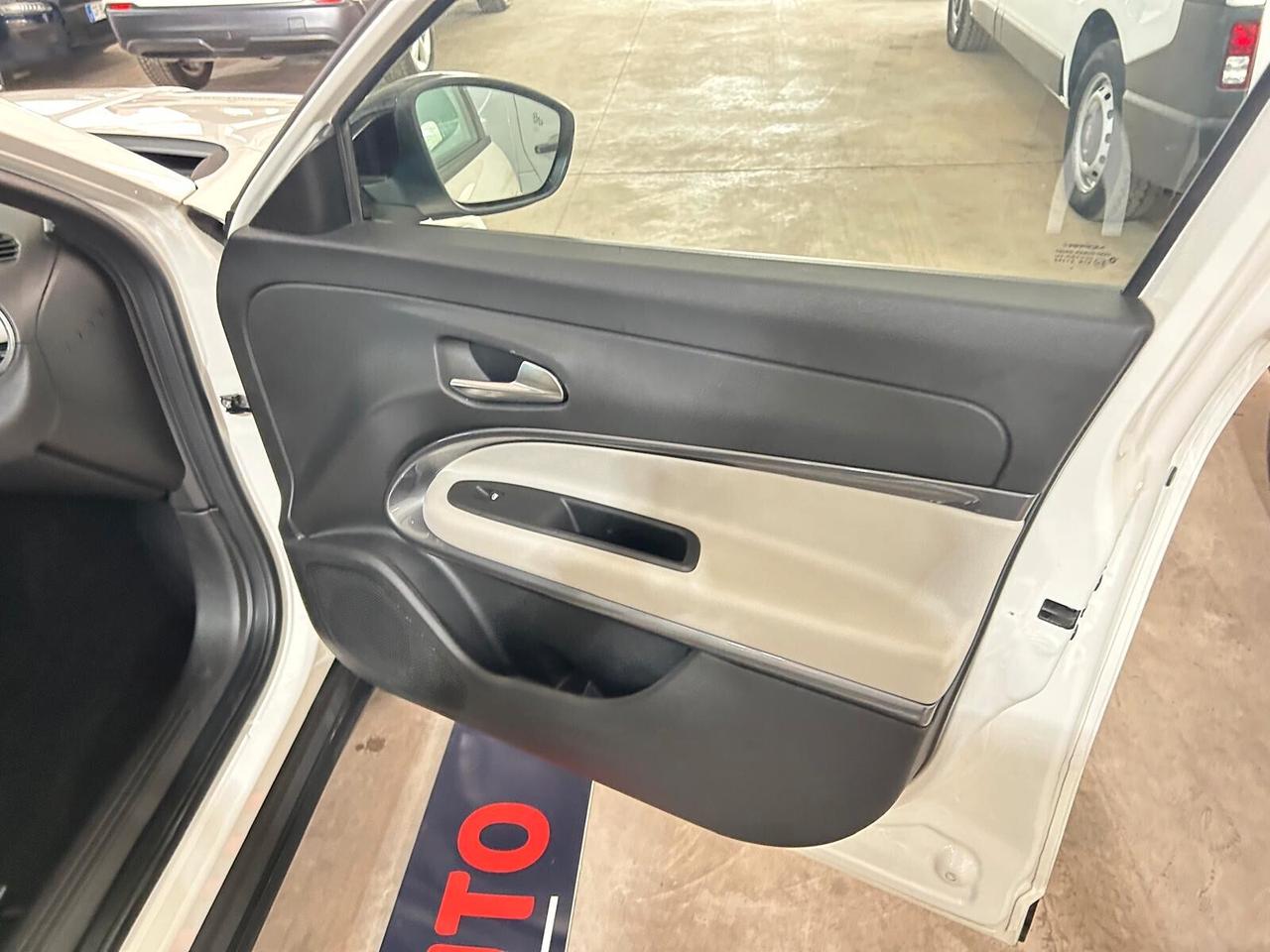 Fiat 600 Hybrid 100 CV DCT MHEV La Prima