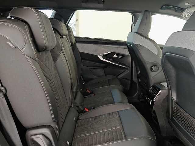 Peugeot 5008 Hybrid 136 e-DCS6 GT 7 posti