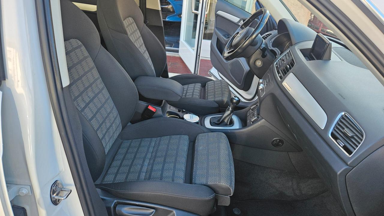 Audi Q3 2.0 tdi Sport quattro 150cv TETTO-NAVY-LED