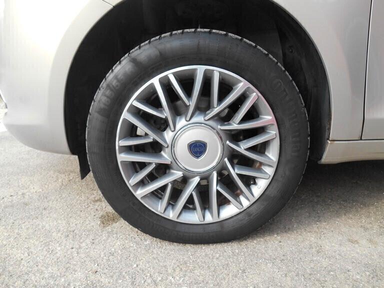 Lancia Ypsilon 0.9 TwinAir 85 CV 5 porte Metano Ecochic Gold