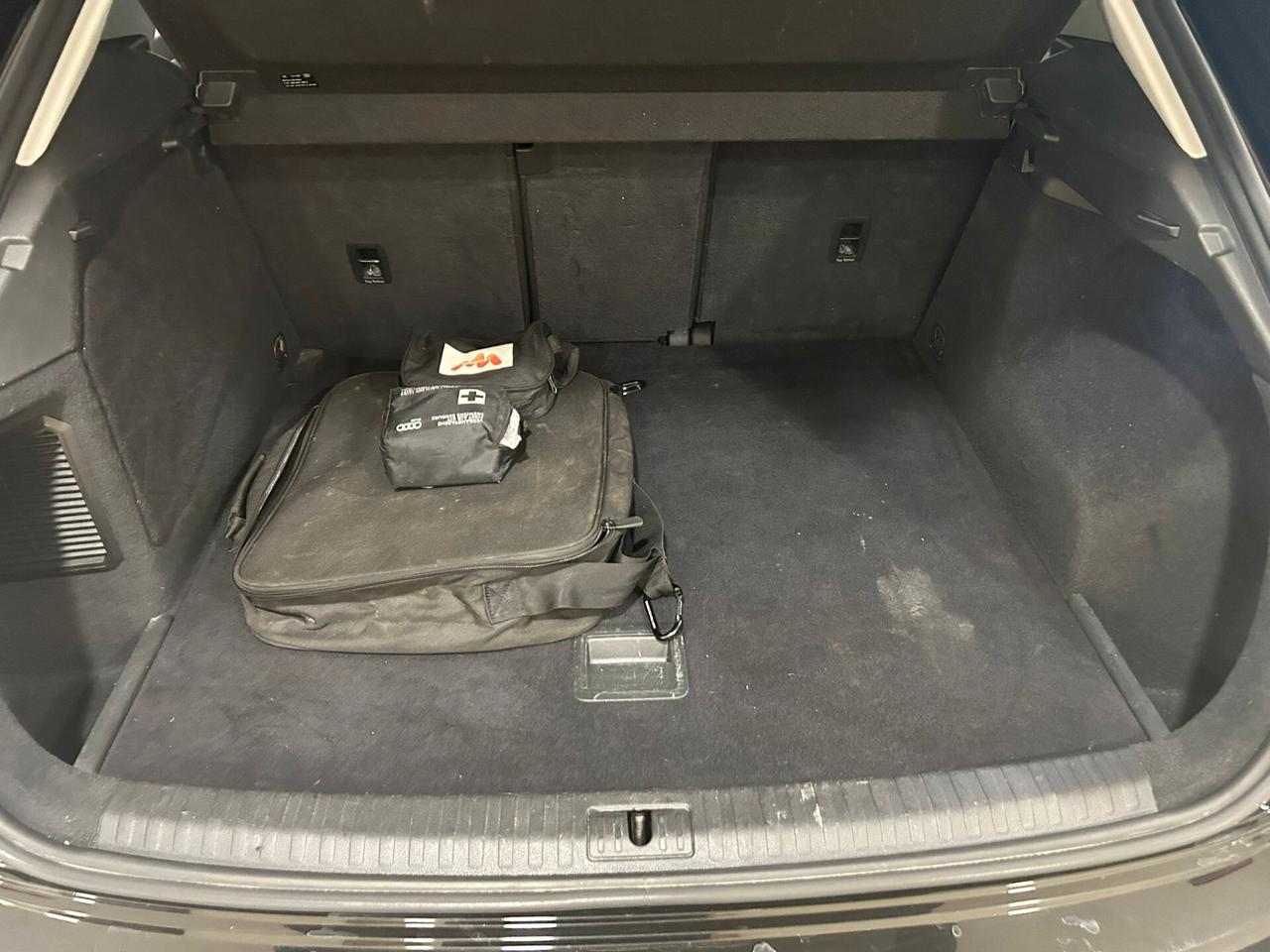 Audi Q3 45 TFSI e S tronic Business