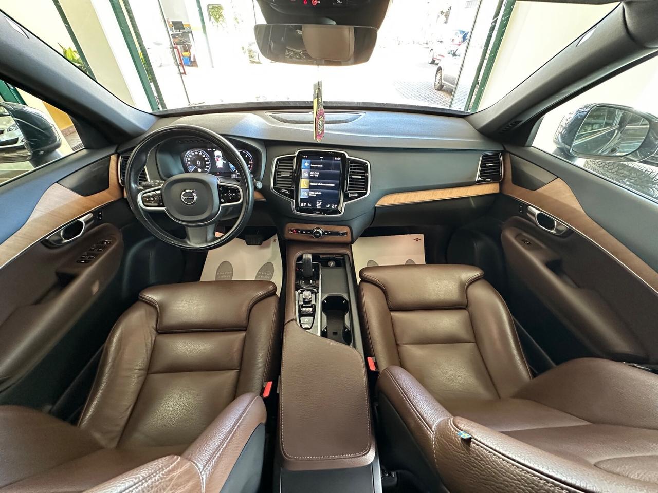 Volvo XC 90 XC90 B5 (d) AWD Geartronic 7 posti Mom