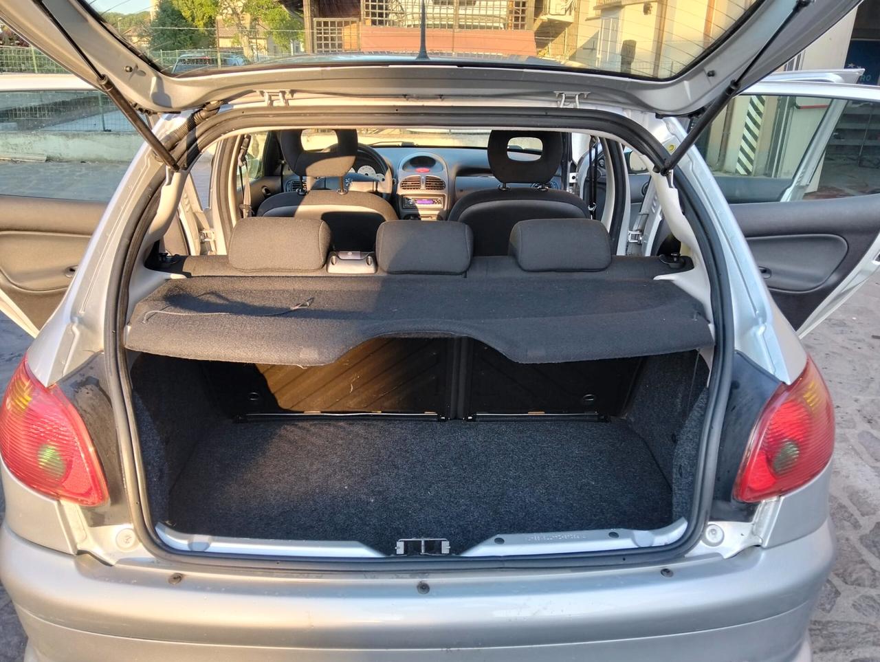 Peugeot 206 1.4 HDi 5p. Enfant Terrible