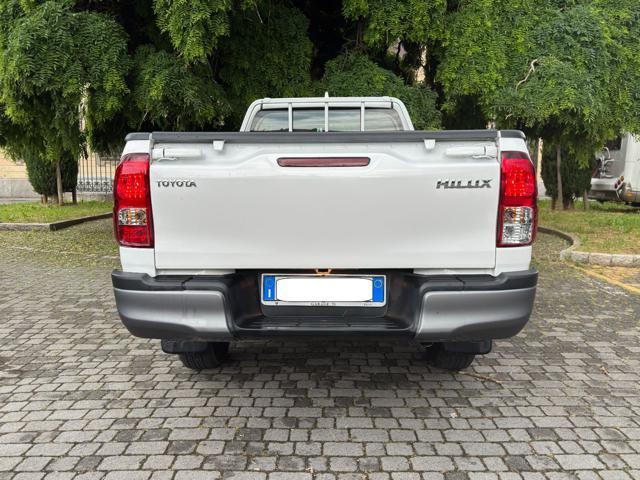 TOYOTA Hilux 2.4 D-4D 4WD 2 porte Single Cab Comfort