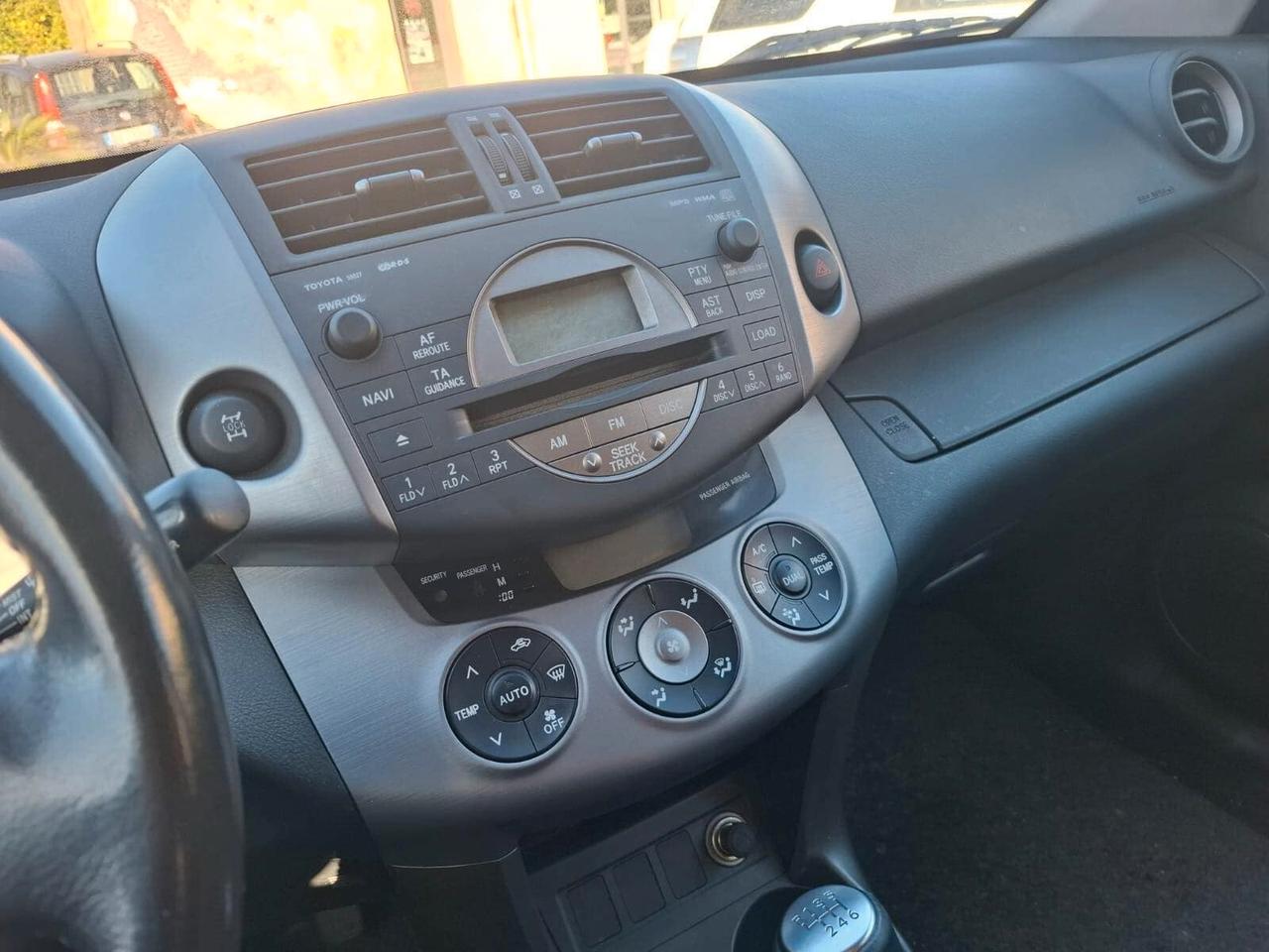 Toyota RAV 4 RAV4 2.2 D-4D 136 CV Sol