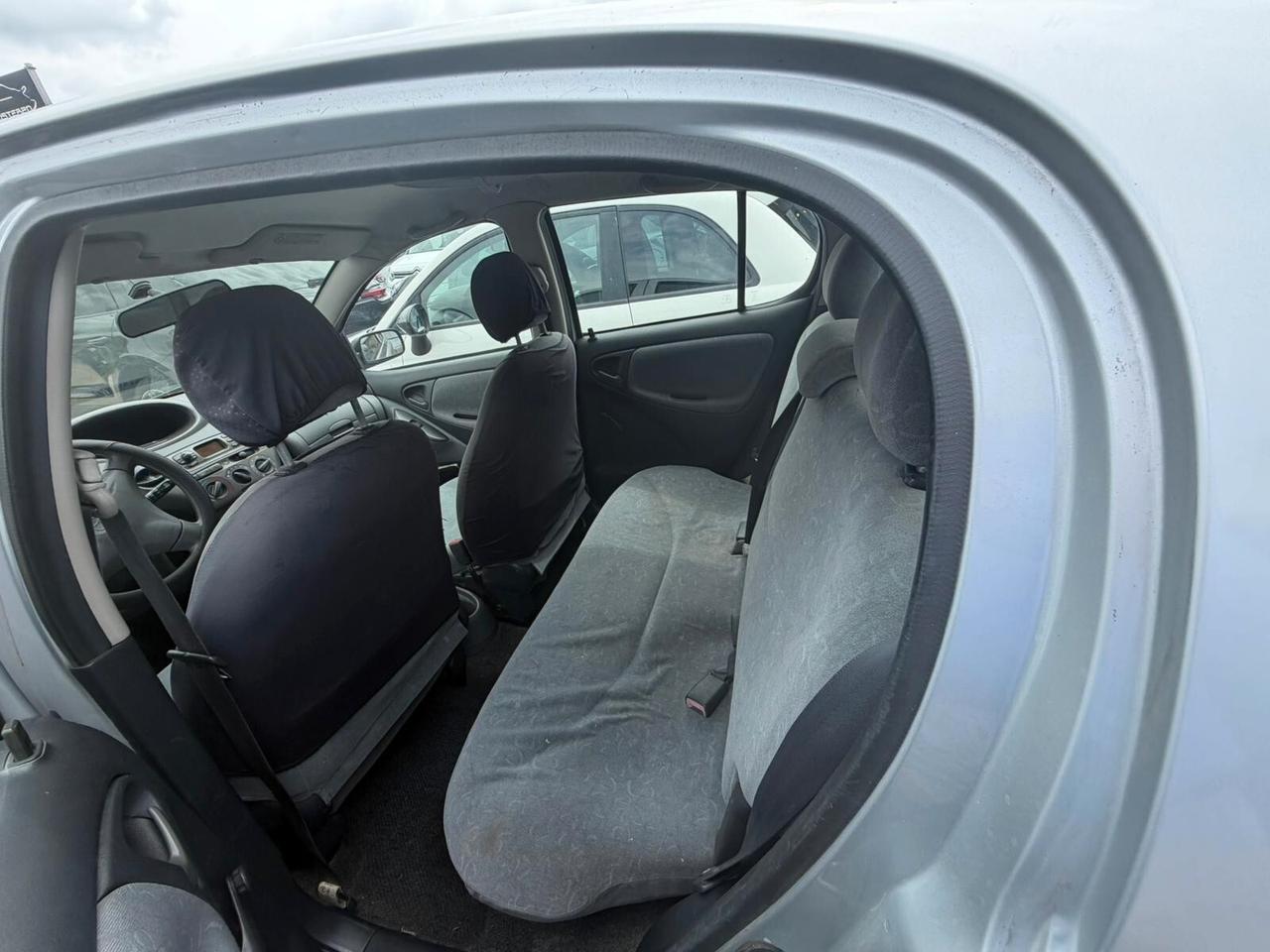TOYOTA YARIS NEOPATENTATI