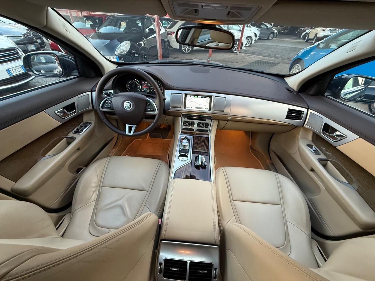 XF 3.0 D V6 Premium Luxury-unipro-rate-garanzia-