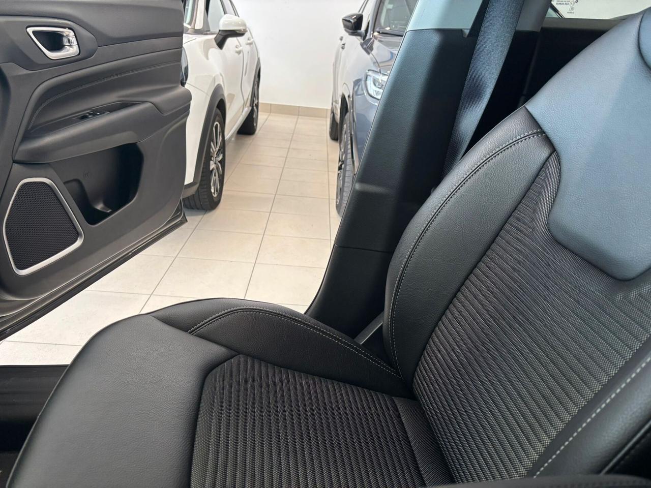 Jeep Compass LIMITED 1.5 Turbo T4 MHEV 2WD SPOTICAR