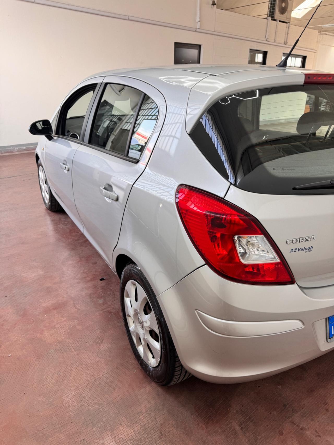 Opel Corsa 1.2 85CV 5 porte GPL-TECH Edition