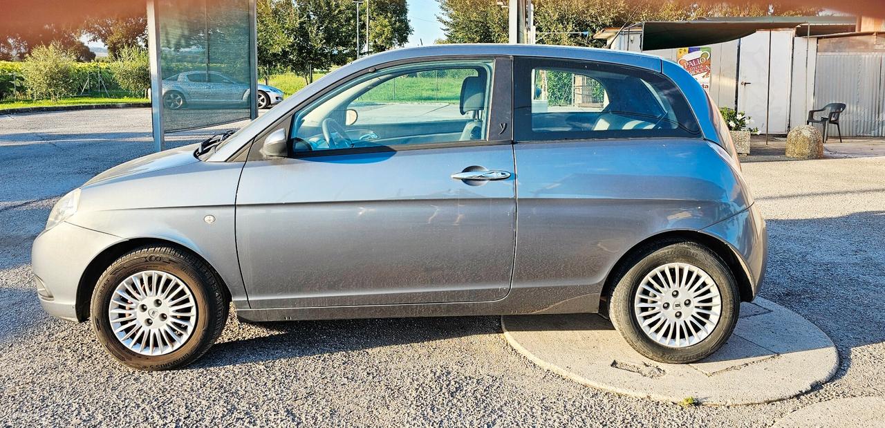 Lancia Ypsilon 1.2 Argento