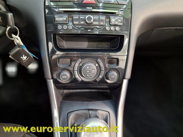 PEUGEOT 308 1.6 THP 150CV CC Féline