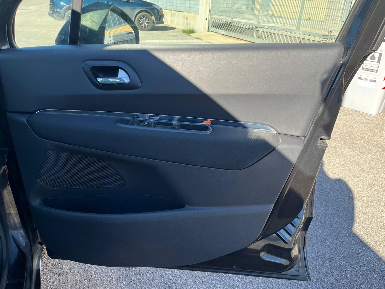 Peugeot 5008 1.6 HDi 112CV Business