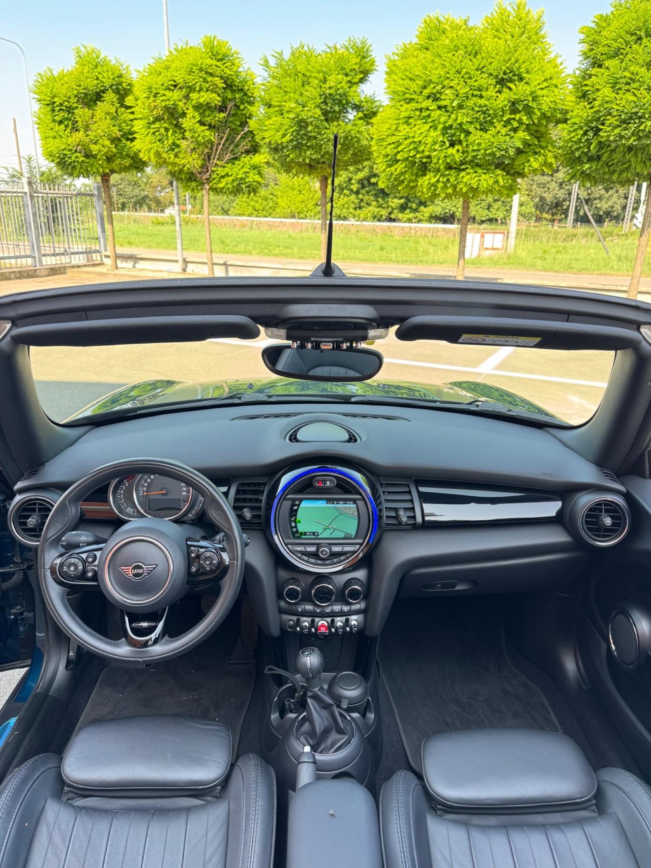 Mini 1.5 benzina One Cabrio si neopatentati