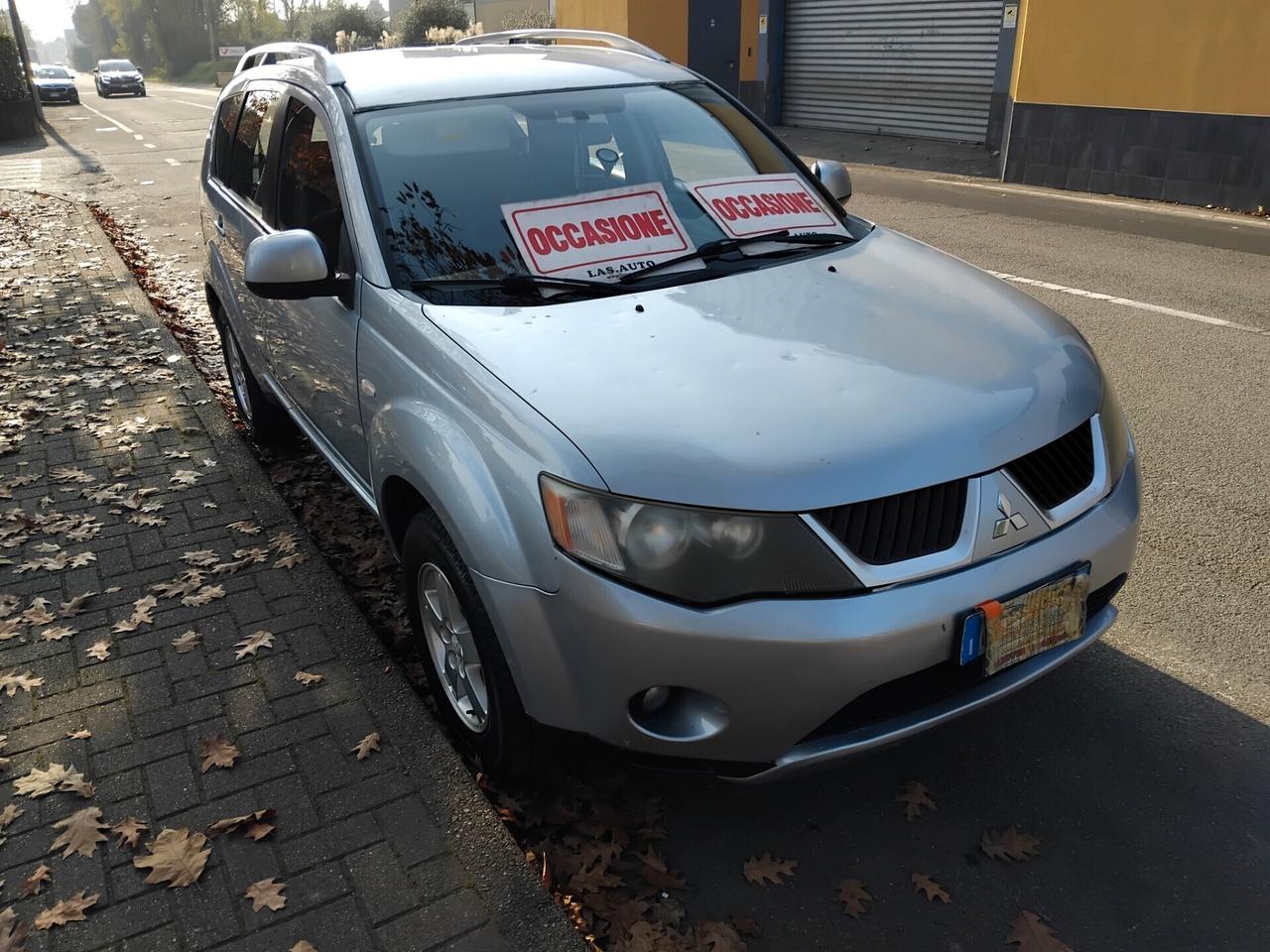 Mitsubishi Outlander 2.0 DI-D Intense DPF 4X4 A 3.999 EURO