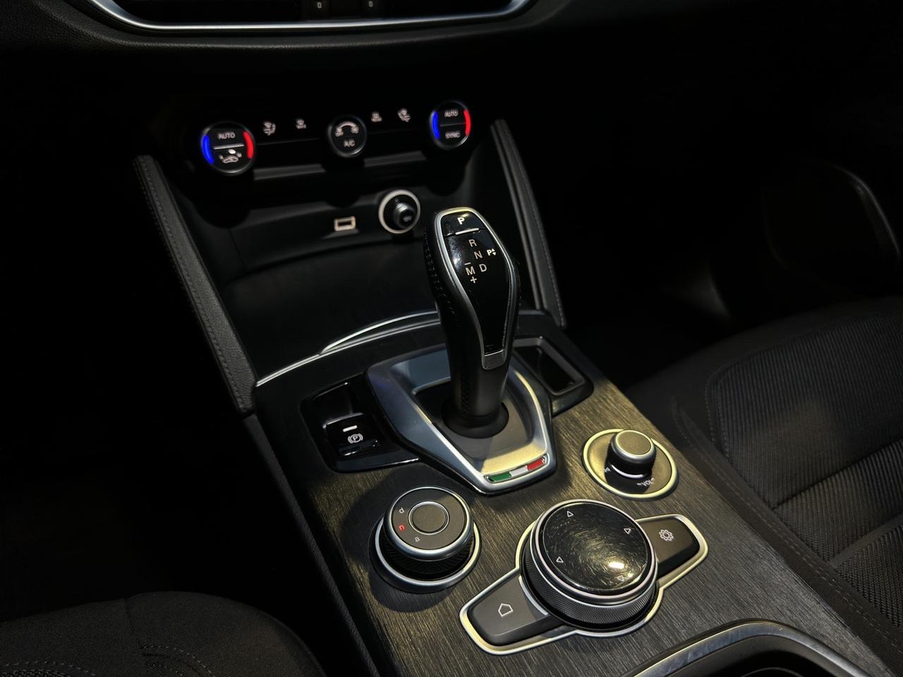Alfa Romeo Stelvio 2.2 Turbodiesel 160 CV AT8 RWD Business