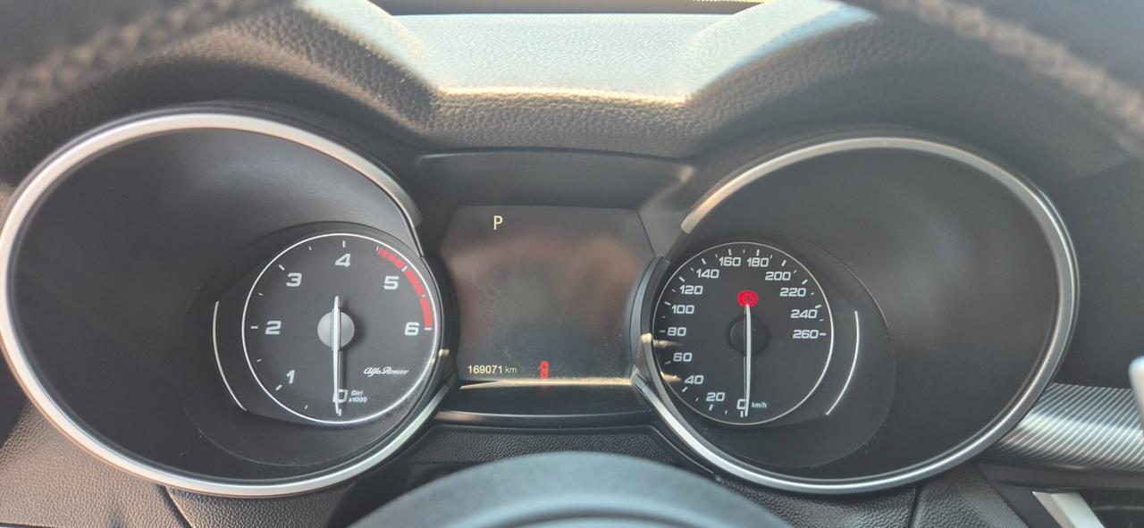 Alfa Romeo Stelvio 2.2 Turbodiesel 210 CV AT8 Q4 Executive