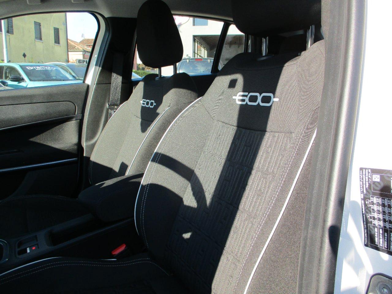 Fiat 600 1.2 hybrid Icon 145cv auto CarPlay/Navi/Camera