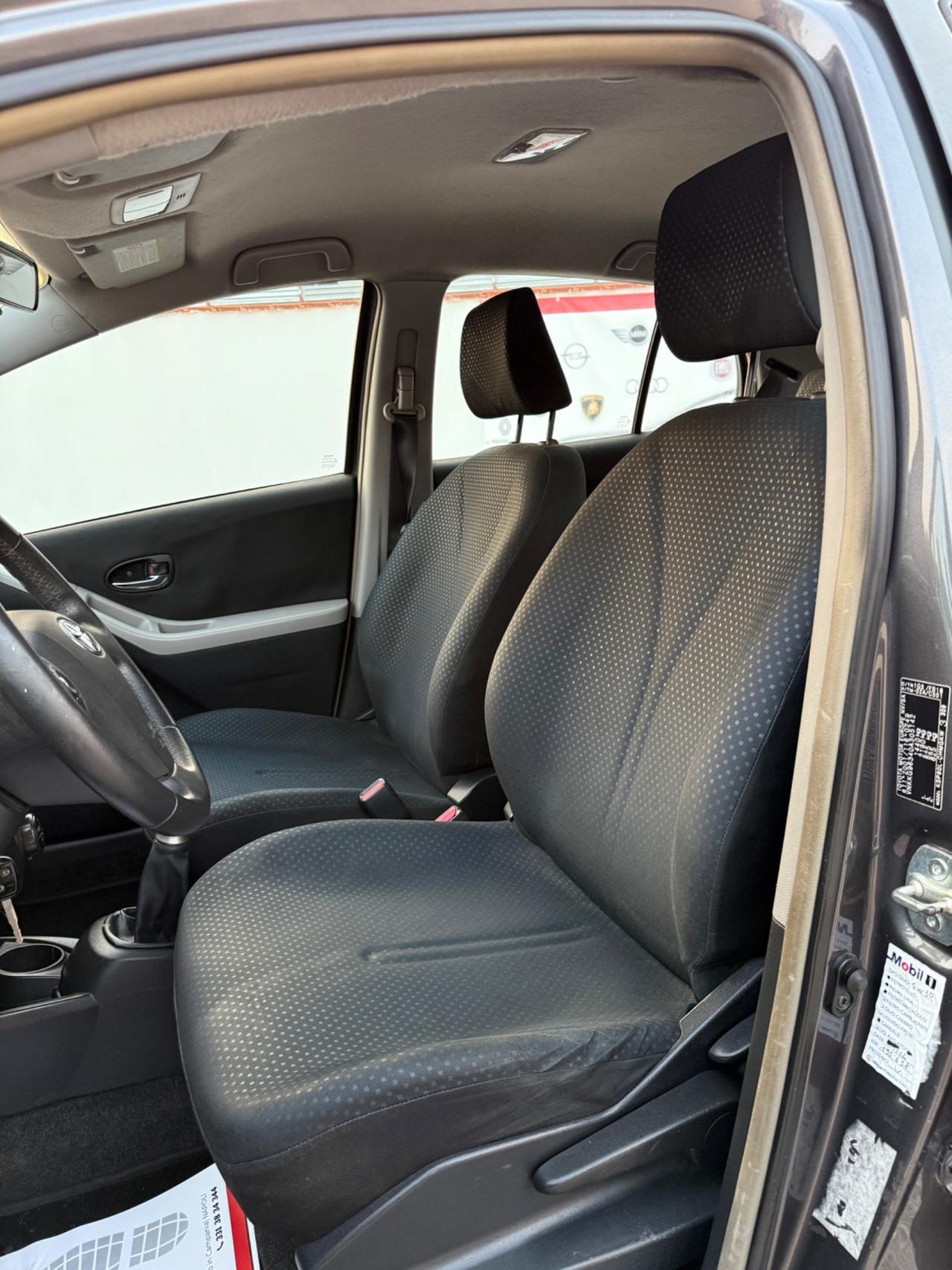 Toyota Yaris 1.0 5 porte Sol