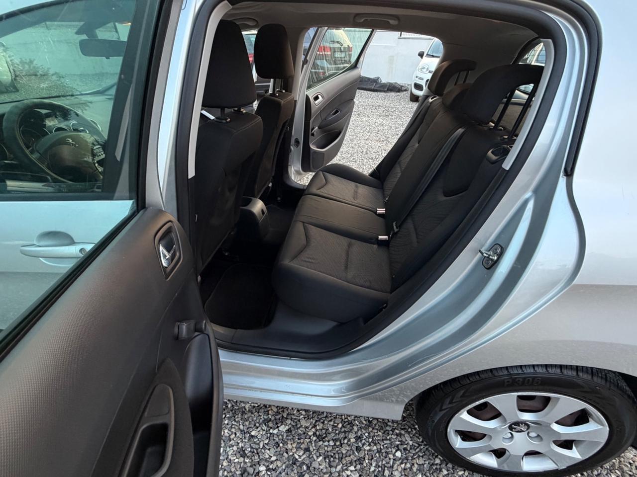 Peugeot 308 1.6 8V e-HDi 112CV Stop&Start 5p. Access