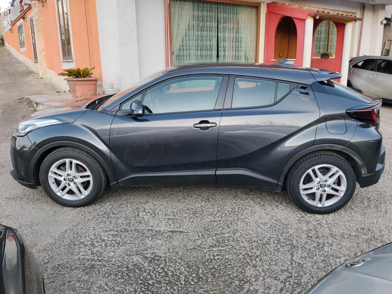 C-HR HYBRID: NO BUSTA PAGA R2B