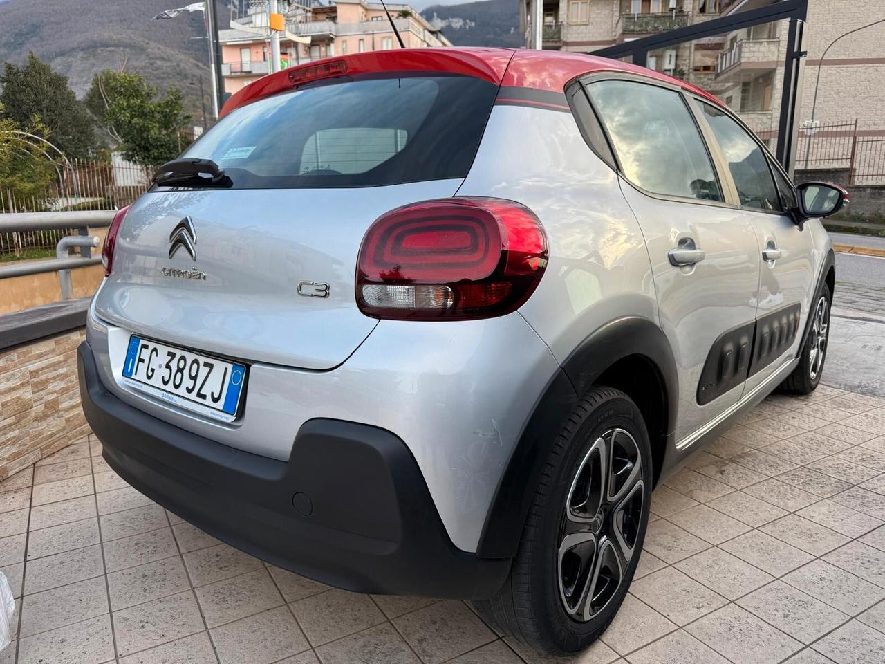 Citroen C3 1.2 PureTech Benzina/GPL 2017 – €8.500