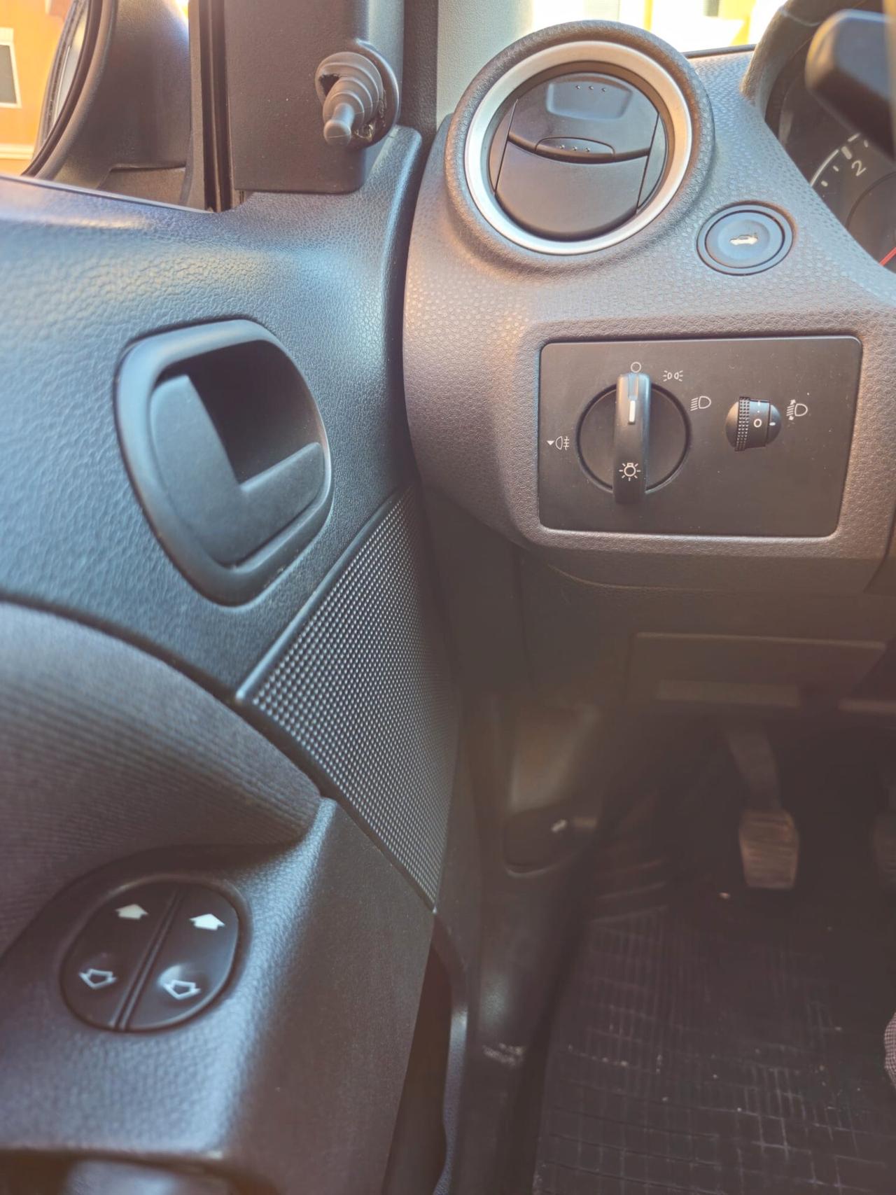 Ford Fiesta 1.4 TDCi 5p. Ghia