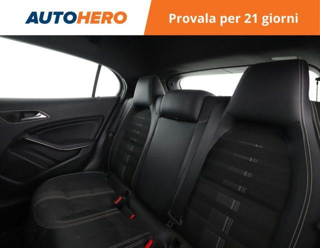 MERCEDES-BENZ GLA 200 d Automatic 4Matic Sport