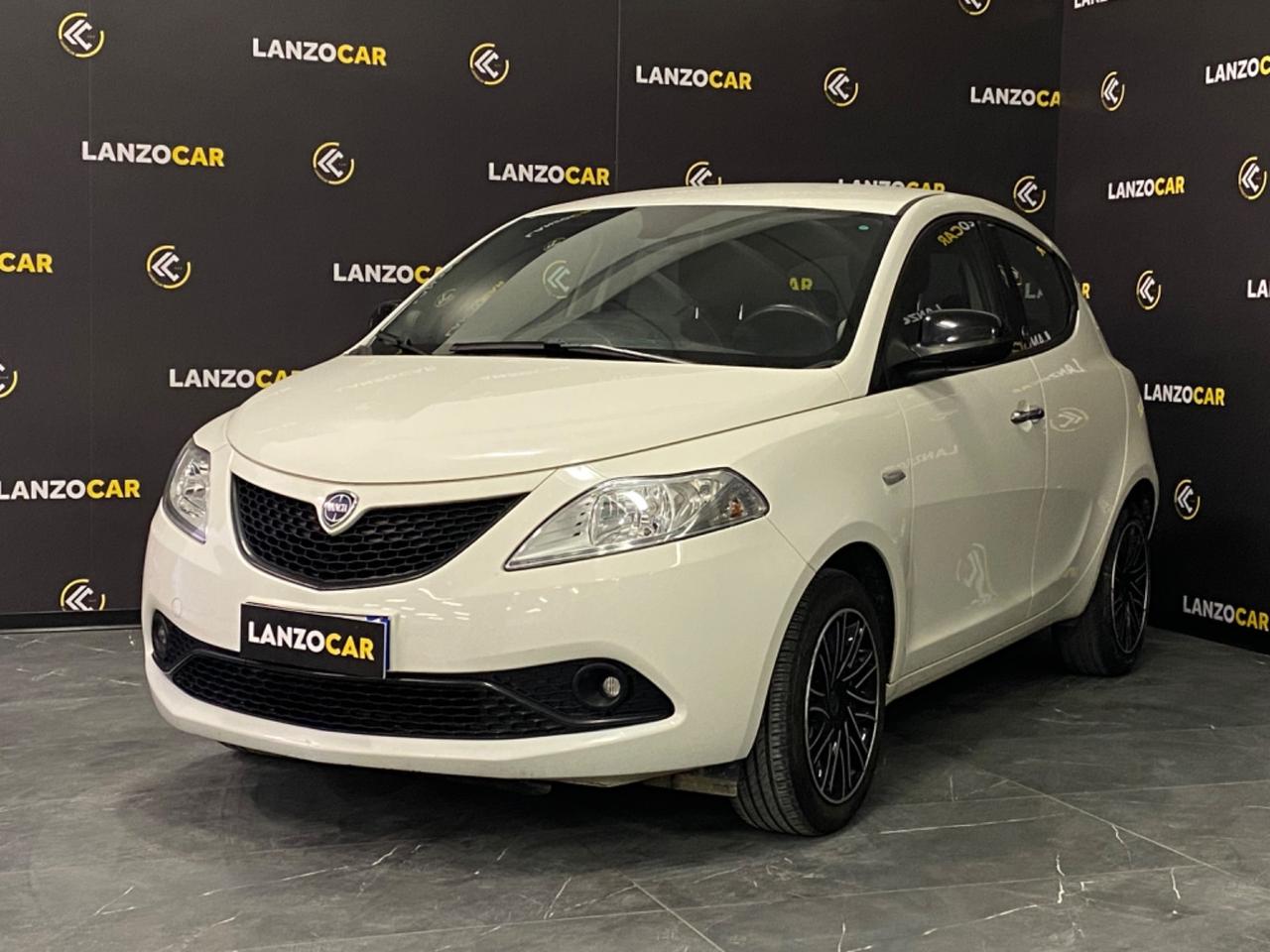 Lancia Ypsilon 1.0 *IBRIDA*GOLD*WHITE*