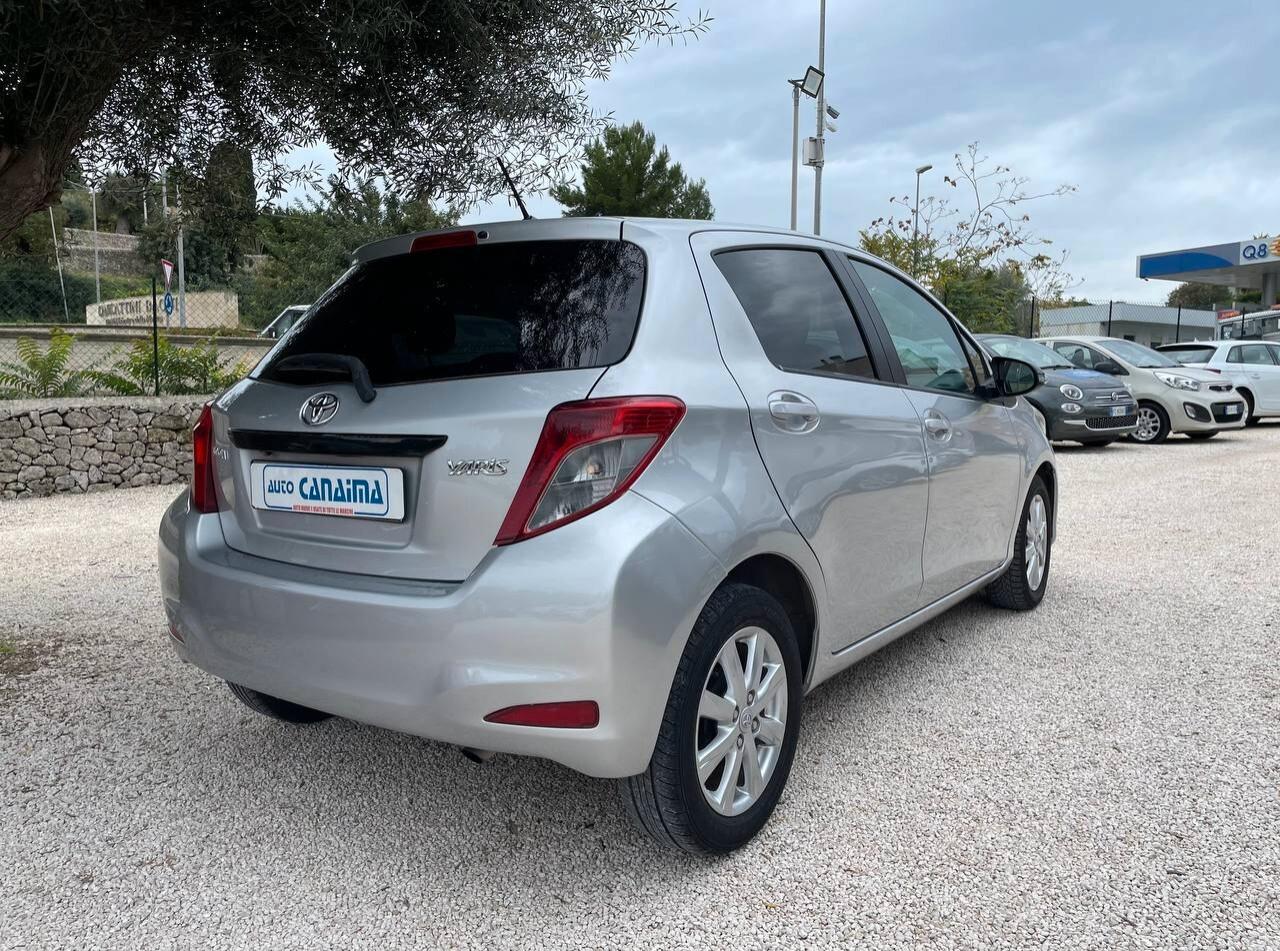 TOYOTA YARIS 1.3 B - 2012