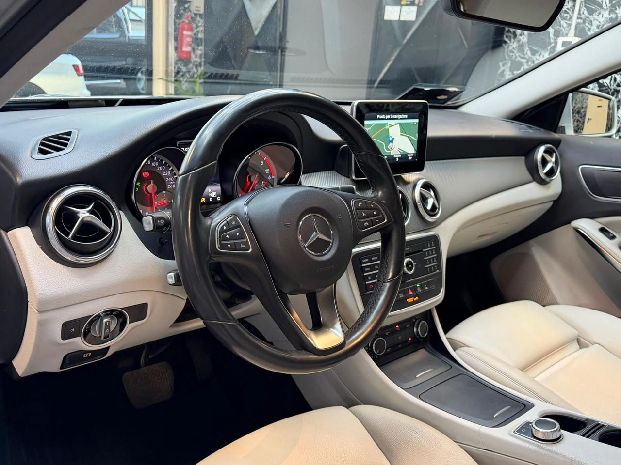 Mercedes-benz GLA 200 d Automatic Premium