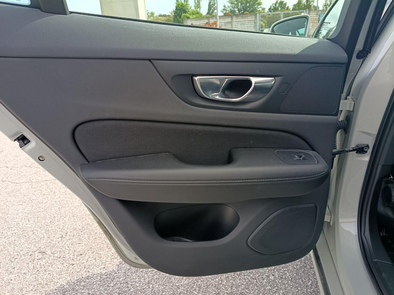 Volvo V60 momentum business pro 2.0 b4 mhev #12002