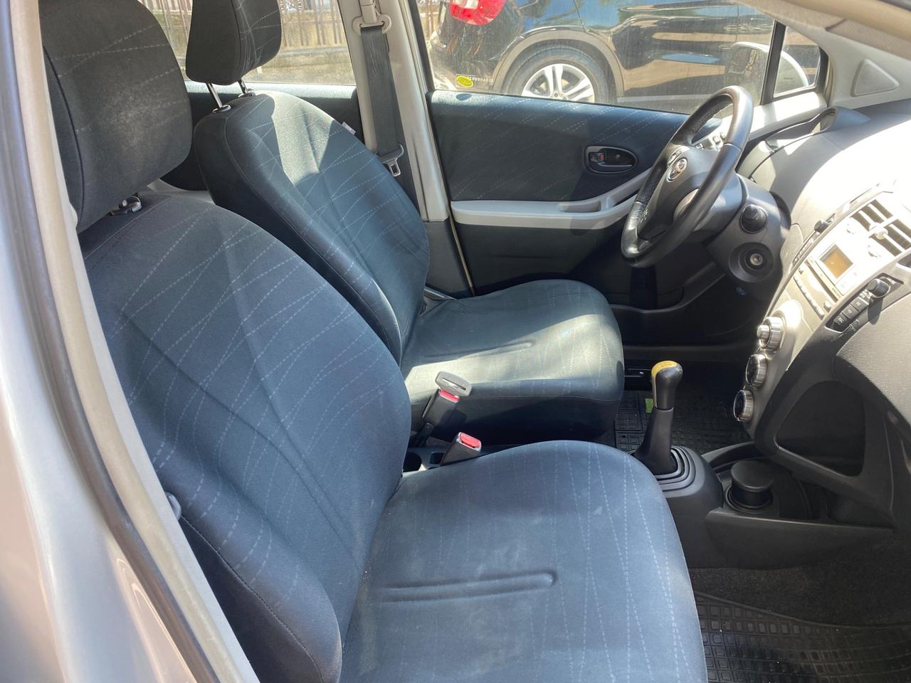 Toyota Yaris 1.0 5 porte Sol