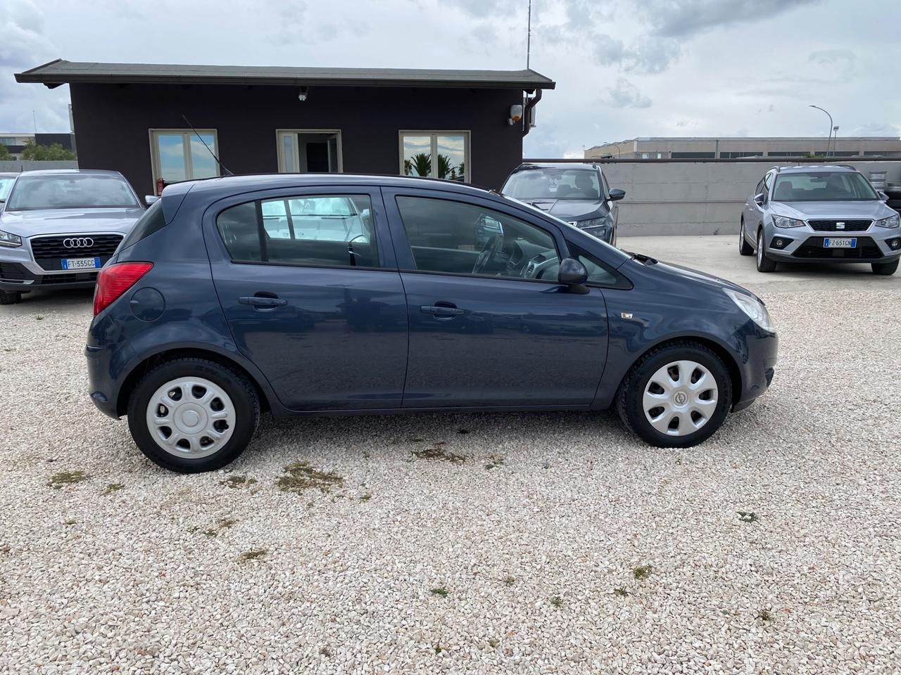 Opel Corsa 1.2 5 porte Cosmo