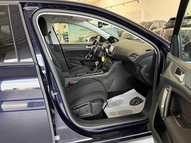 Peugeot 308 BlueHDi 130 S&S SW Allure