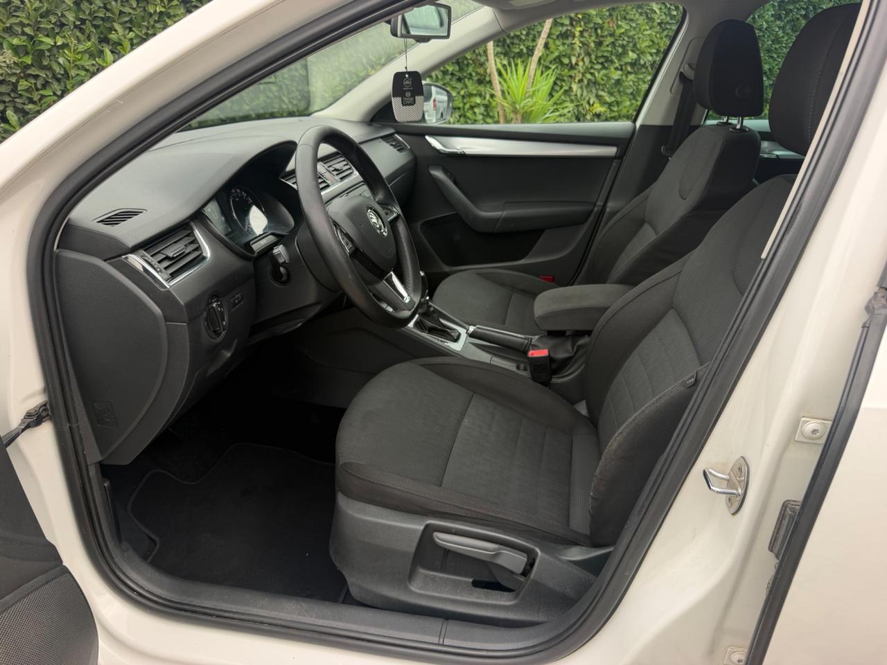 Skoda Octavia 2.0 TDI 150CV DSG 2014