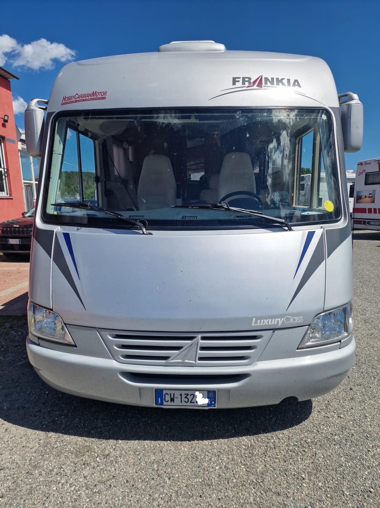 Motorhome frankia luxury del 2005 tre assi in saldo 132