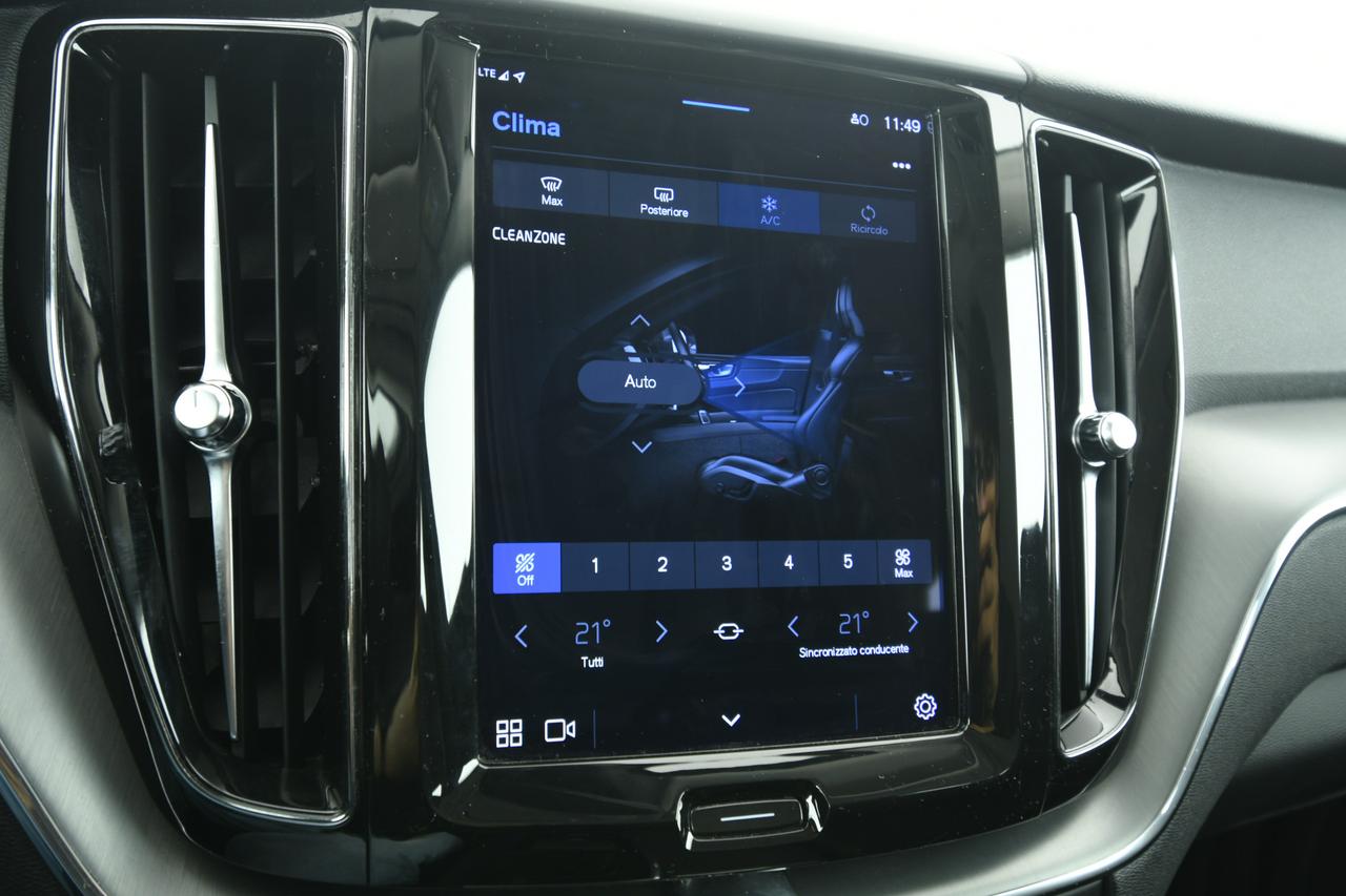 VOLVO XC60 2.0 b4 Momentum awd auto CAMERA+APP CONNECT+FULL LED