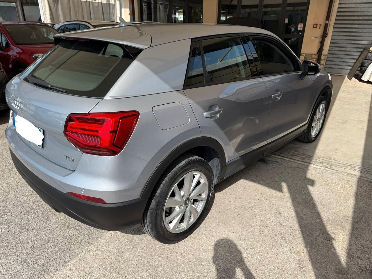Audi Q2 2017 1.6 116cv TDI Business