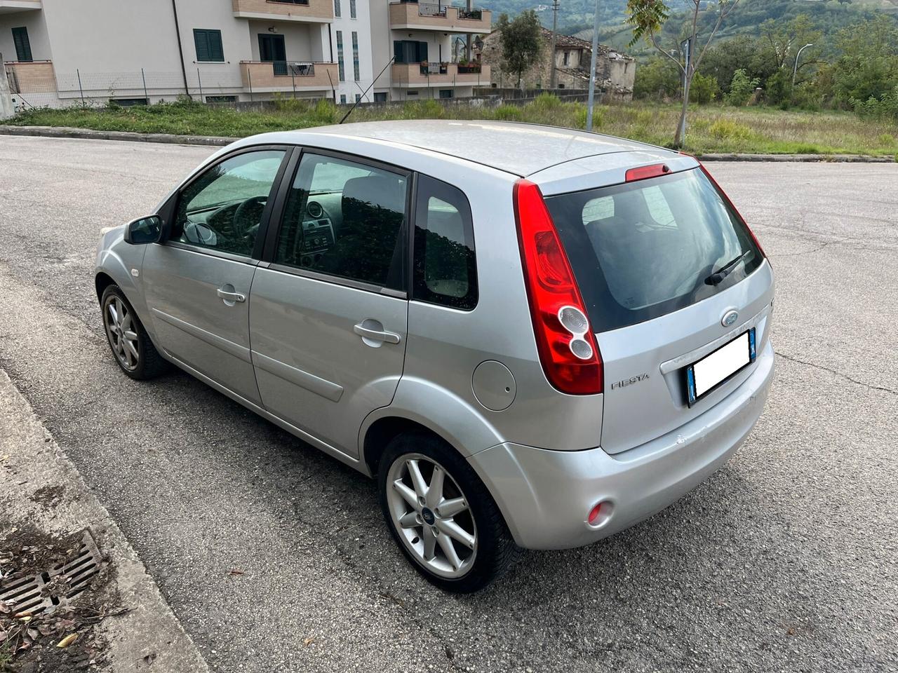 FORD Fiesta 1.4TDCi 5P Ghia 50Kw - 2007